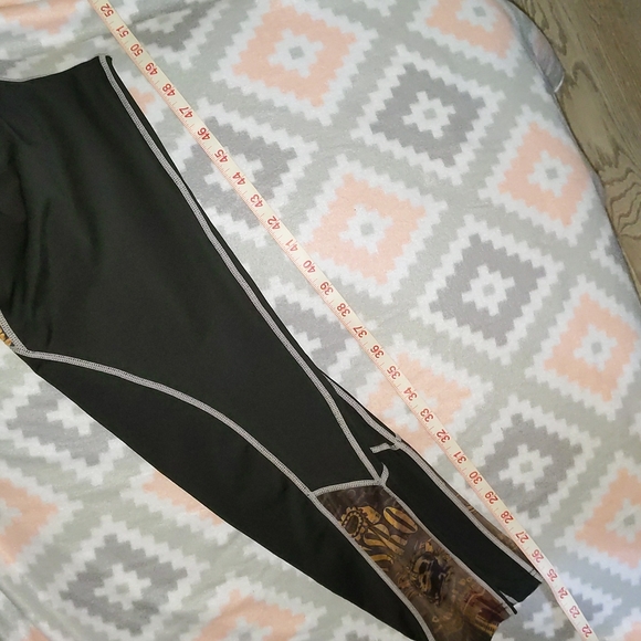 Dark Brown with Skull + Cityscape - Picture 14 of 16